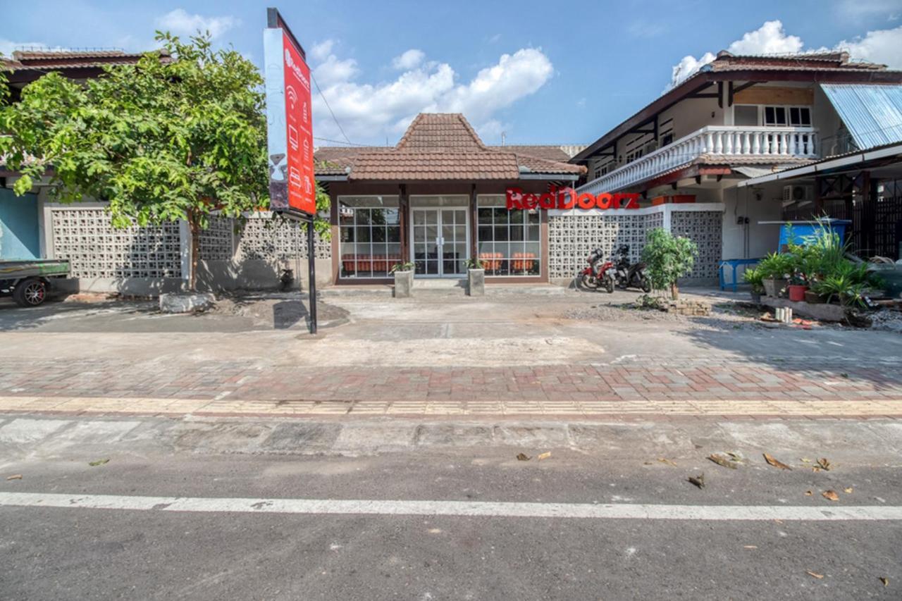 Hotel Reddoorz Near Malioboro Tugu Station Jogja 2 Yogyakarta Exteriér fotografie